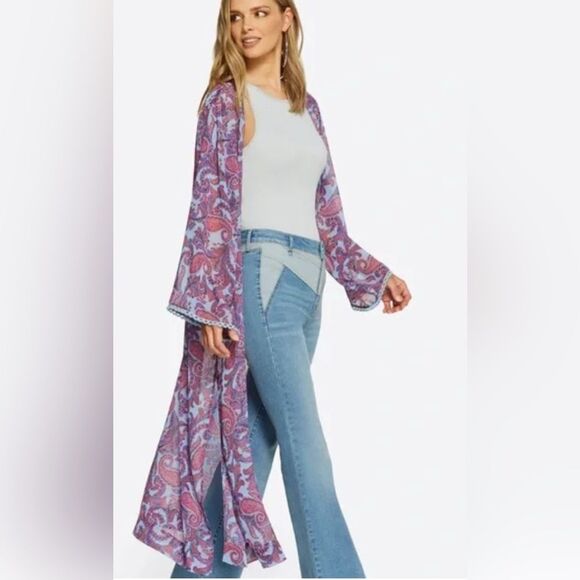 Jessica Simpson Tops - Jessica Simpson Blakely Paisley Print Scallop Edge Slv Open-Front Kimono